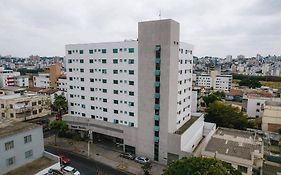 Ímpar Suítes Expominas